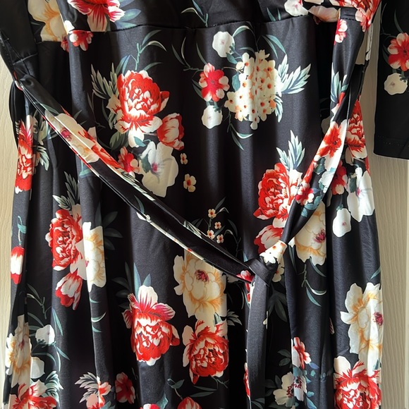 NWT Women’s floral Wrap dress w/belt Size 4X - Picture 6 of 7